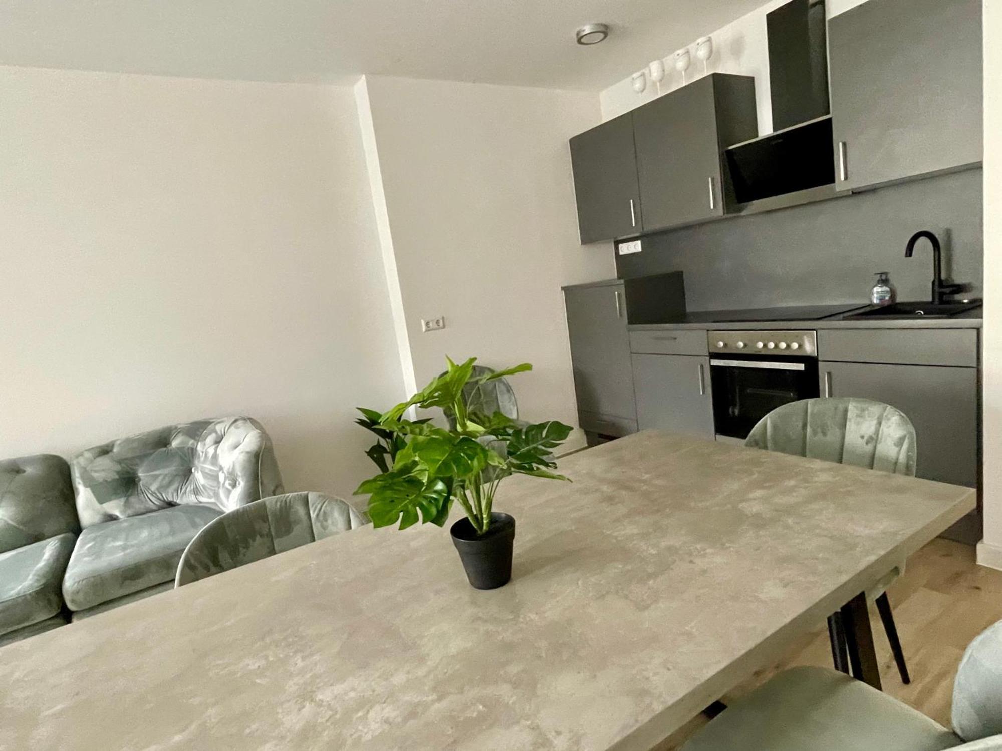 Neu Goldstadt Wunderschoenes 2 Zimmer Apartament Schloessle Zentrum Пфорцгейм Екстер'єр фото