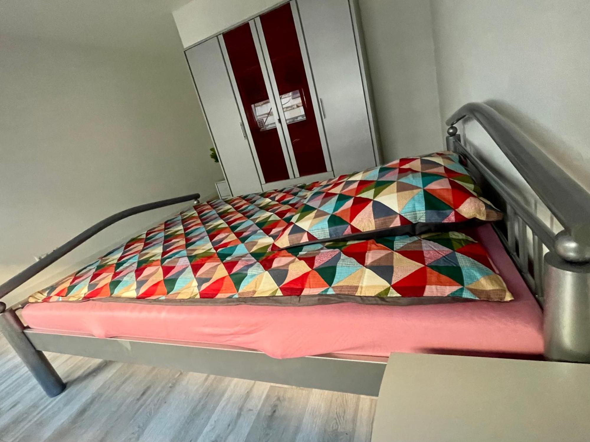 Neu Goldstadt Wunderschoenes 2 Zimmer Apartament Schloessle Zentrum Пфорцгейм Екстер'єр фото
